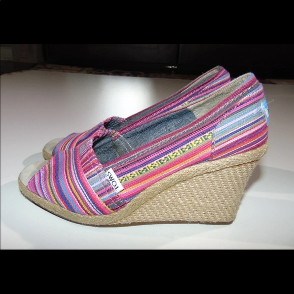 Adorable Toms Wedges Sz 6.5 - Picture 2 of 4